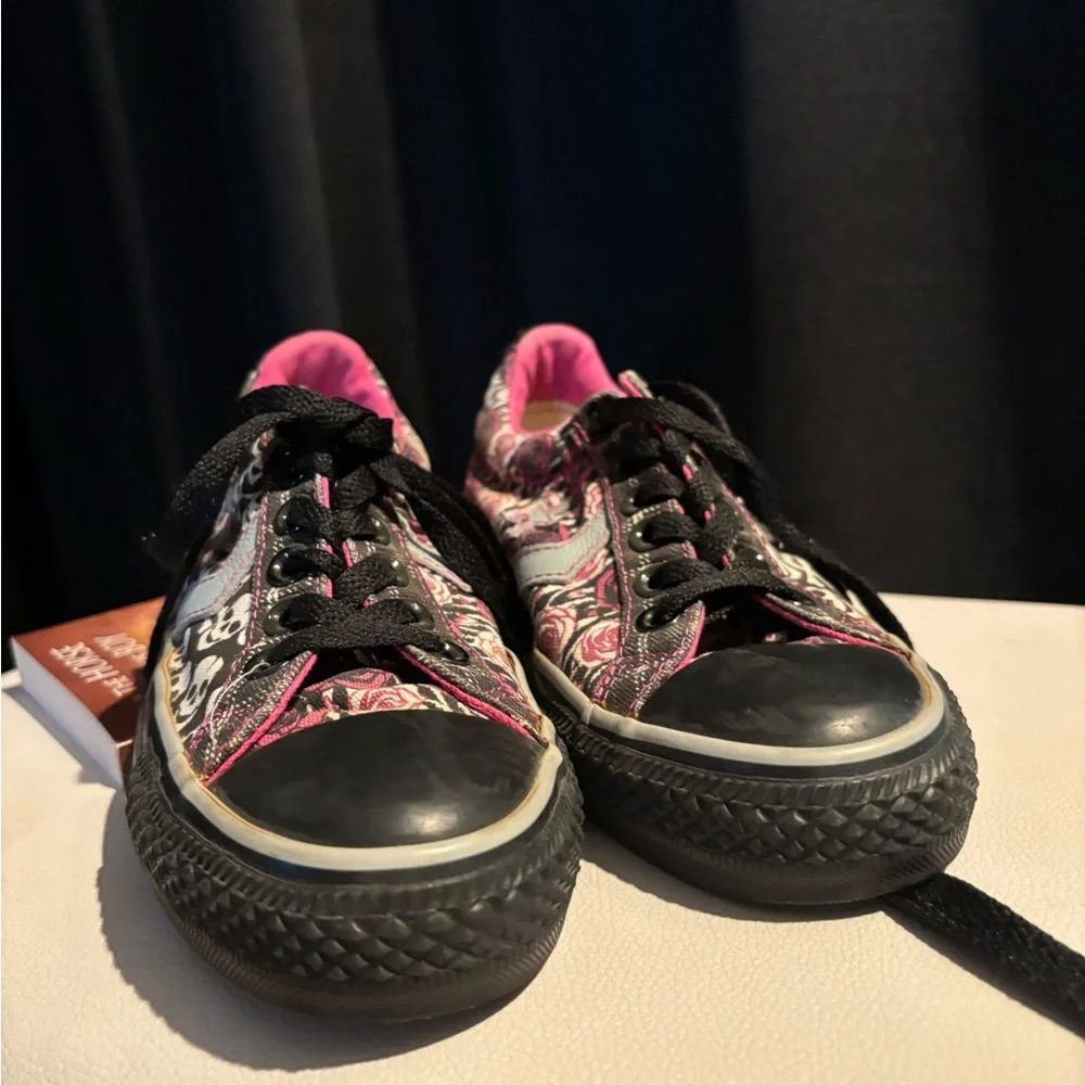 Womens Black and Pink Skull and Roses custom converse Sneakers - Picture 3 of 10